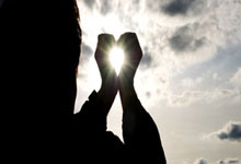 开云体育中国-从德甲争冠焦点战到西班牙淘汰巴拉圭，足球世界的战术交响与命运变奏