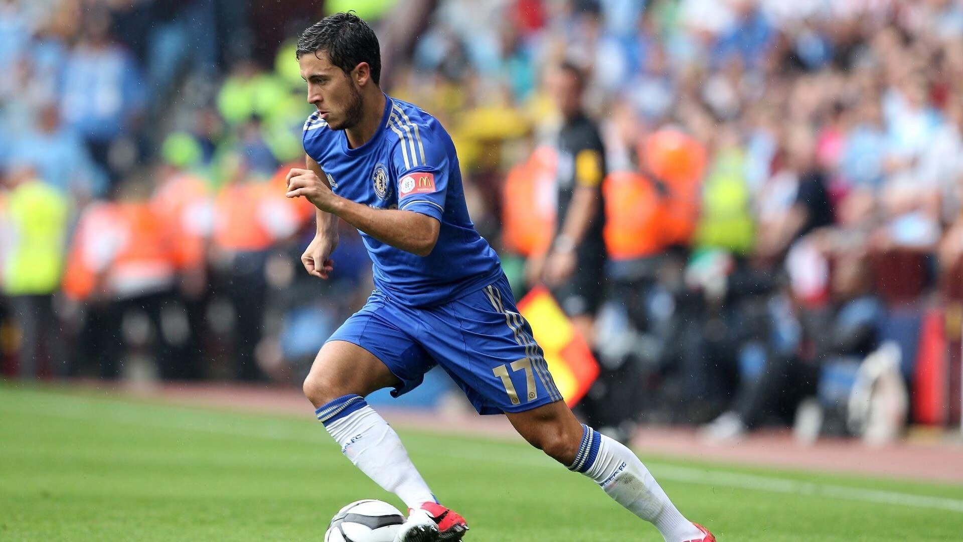 蓝黑铁闸撼非洲雄狮，巴斯托尼状态火热，国际米兰掀翻喀麦隆式强敌