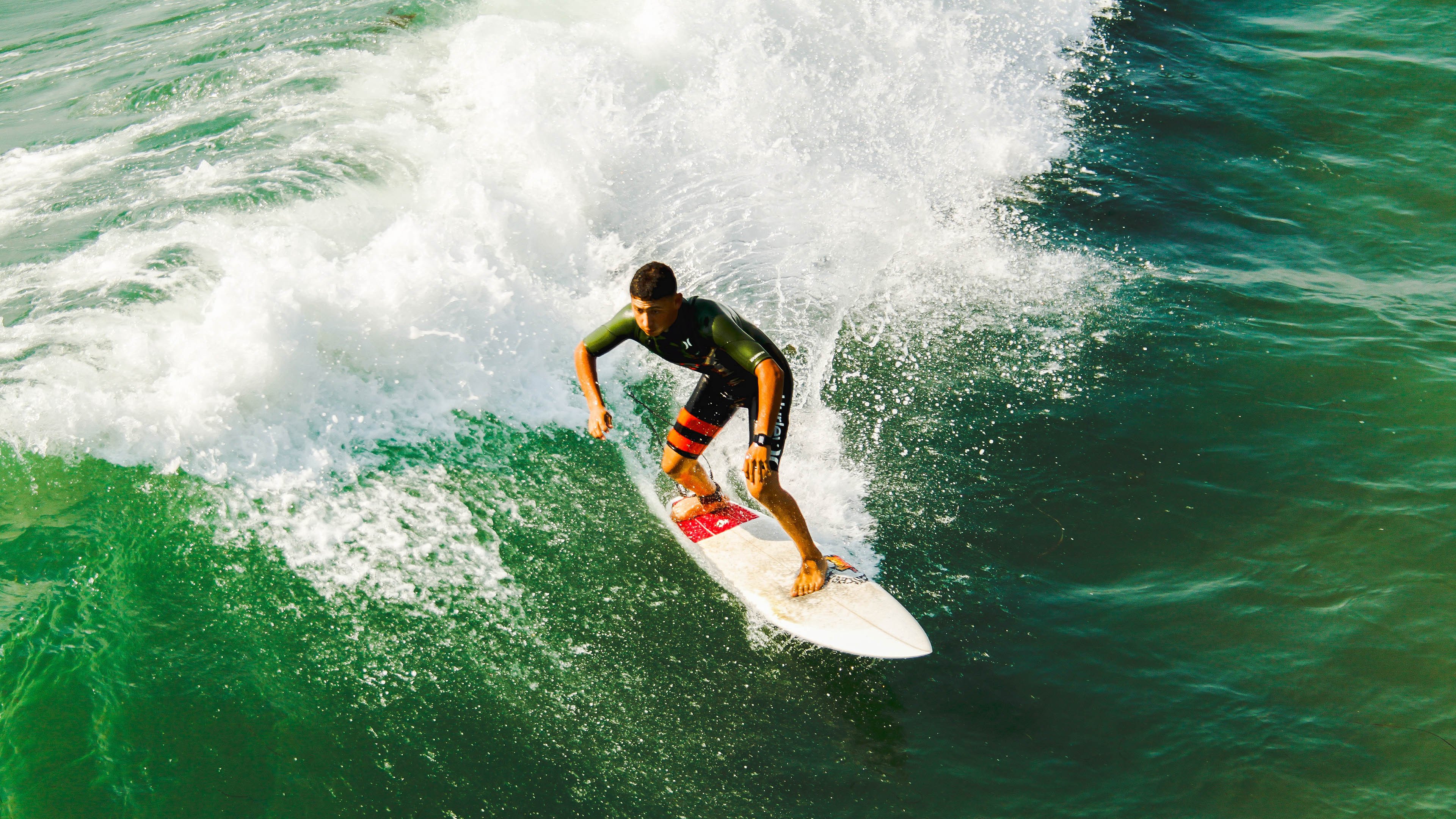 法比尼奥掌控全局，巴萨战术革新狂胜拜仁